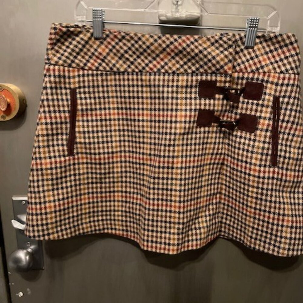 Retro School Girl Plaid Mini Skirt with buckle detail - Picture 16 of 16